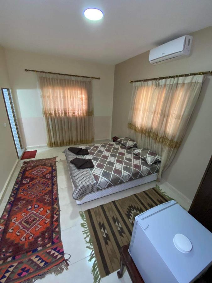 Petra View Flat Hotel Wadi Musa Exterior foto
