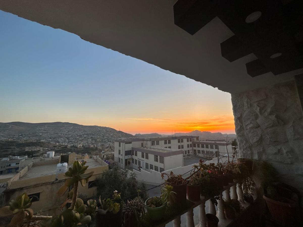 Petra View Flat Hotel Wadi Musa Exterior foto